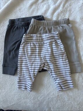 cloud island Striped Newborn Leggings in Gray & Cream 3 pack